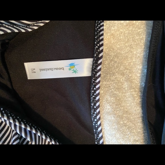 Beachsissi NWOT 2 piece halter style swim suit - Picture 2 of 3